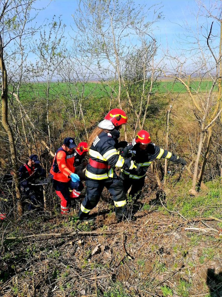 Un bărbat din Braniștea căzut într-un canal dezafectat, salvat de pompierii giurgiuveni