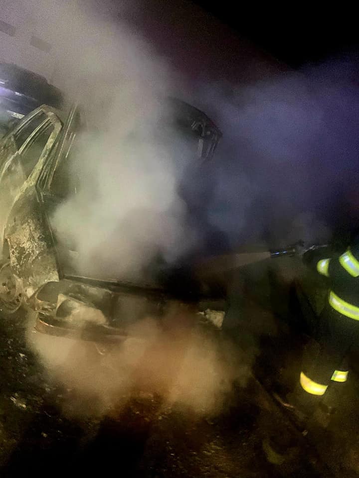 Mașină arsă în totalitate în Bolintin Vale