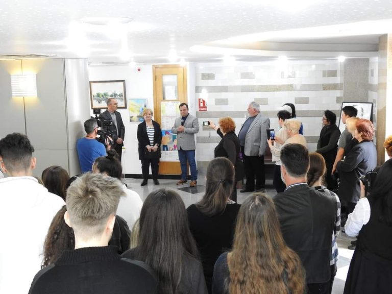 Ateneul „Nicolae Bălănescu” a găzduit vernisajul expoziţiei „Chipurile Dunării”