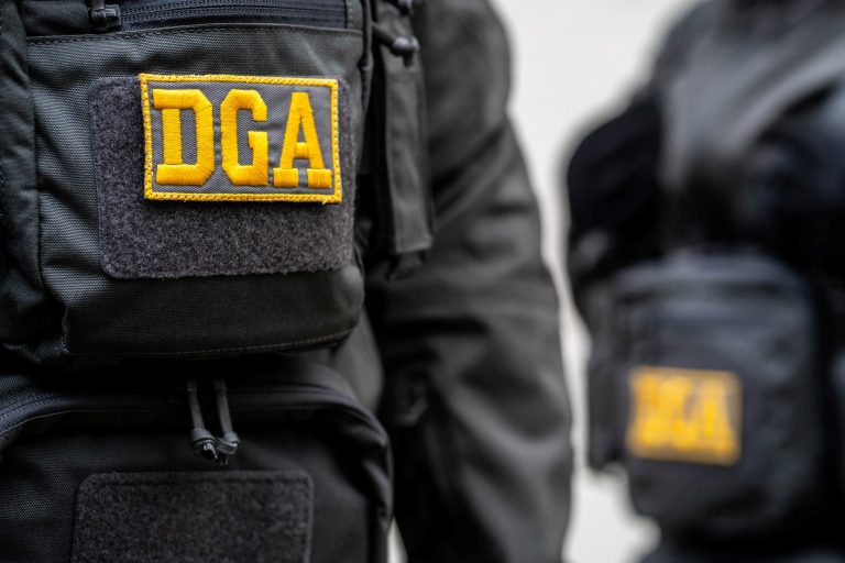 Șeful de post din Roata de jos a denunțat la DGA,  doi șoferi  ce au încercat să-l mituiască! Agentul a refuzat să ia șpaga!