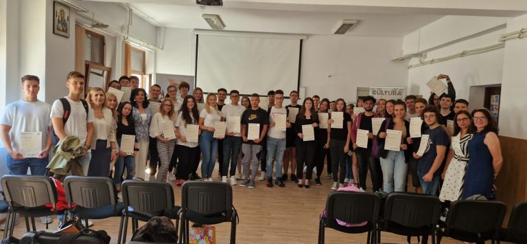 Tradiția merge mai departe! Peste 40 de elevi ai Colegiului Național „Ion Maiorescu” au participat la înmânarea certificatelor Cambridge