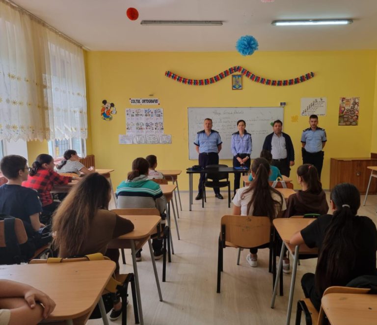 Inspectoratul Județean de Poliție Giurgiu continuă acțiunile preventive în unitățile de învățământ din județ