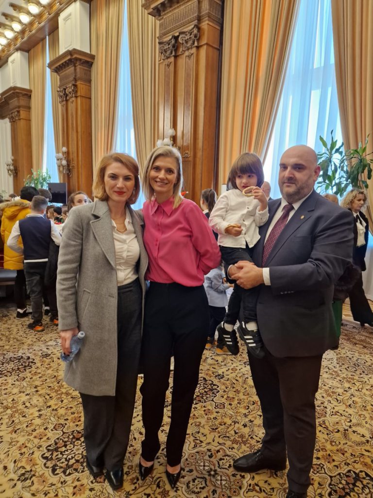 Deputatul Alexandru ANDREI: „Am primit, cu bucurie, vizita copiilor din două comune ale județului Giurgiu, la Parlament.”