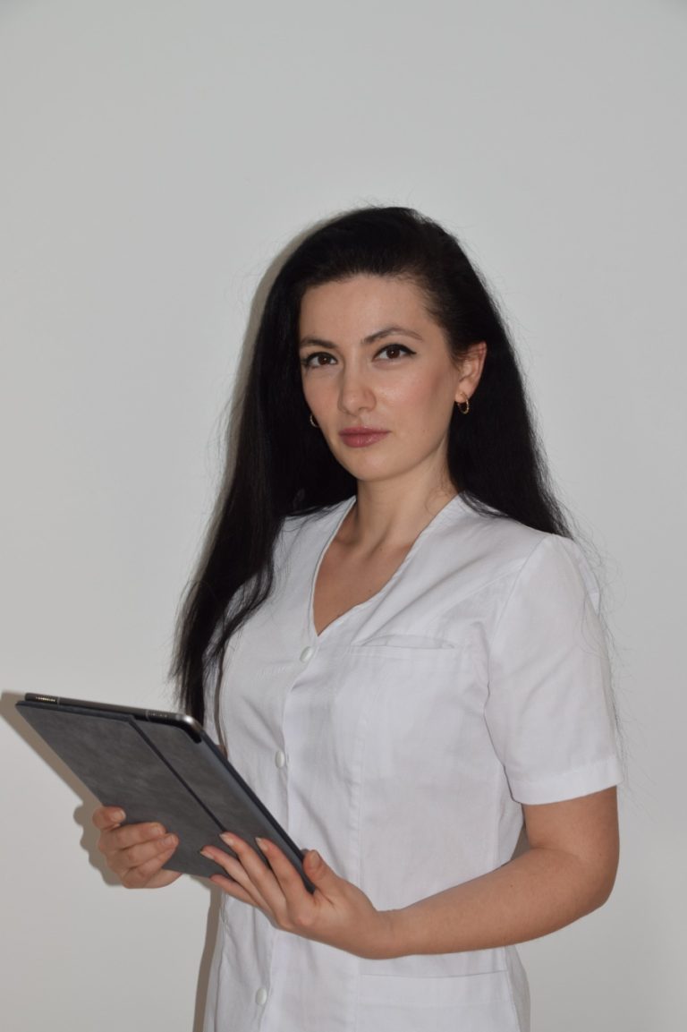 Dr. Antonia Cârjaliu, un medic primar care s-a întors după mulți ani, în orașul copilăriei sale, la Giurgiu,  ca să vindece suferința oamenilor!