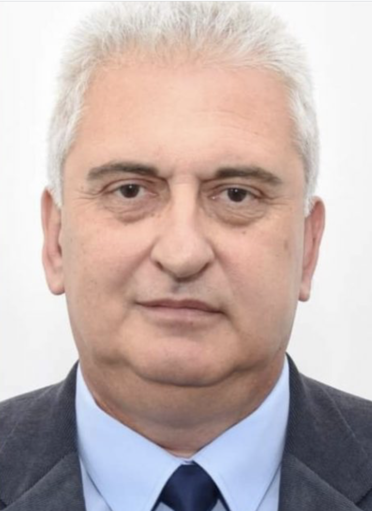 Noul consilier local, numit pe locul vacant lăsat de viceprimarul Silviu Dumitrescu, este Andrei Săndel Mihail!