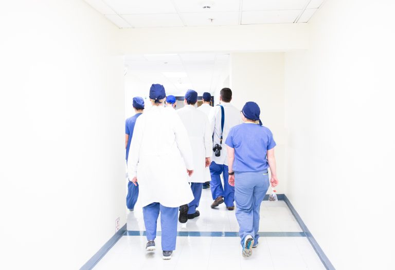 Spitalul Județean de Urgență – Giurgiu, scoate la concurs posturi de brancardier, infirmiere și îngrijitoare…!