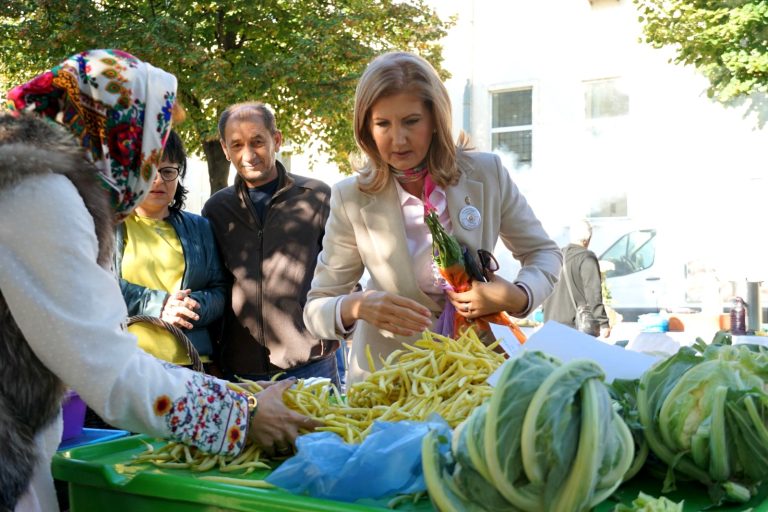 Cristina Elena DINU: „Guvernul Ciolacu vine în sprijinul românilor, în special al celor cu venituri medii şi mici, prin combaterea creşterii preţurilor la alimentele de bază”