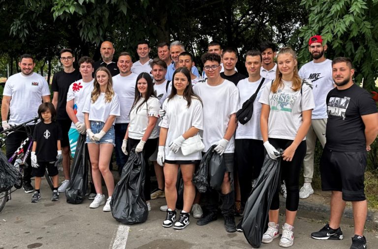 Acțiune de ecologizare în Parcul Steaua Dunării, organizată de tinerii Organizației Liberale Giurgiu!