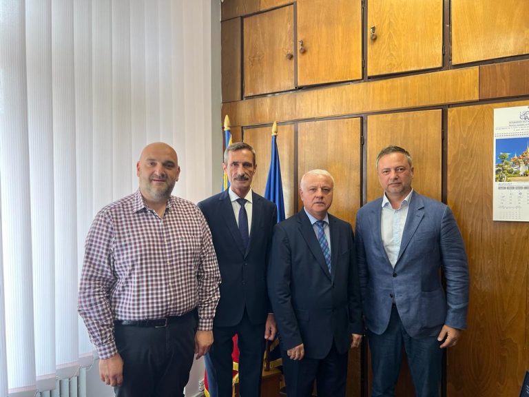 Dan MOTREANU, vicepreședintele PNL: „Contractul pentru alimentarea cu apă potabilă a satelor Bila și Cămineasca din comuna Schitu a fost semnat la sediul Ministerului Dezvoltării”