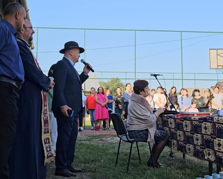 Clopoțelul a sunat  vesel și în curtea școlilor din comuna Florești Stoenești. Care a fost mesajul primarului Costel Dumitru, pentru elevi, în prima zi de școală…