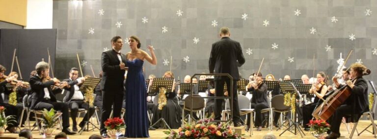 Joi seară, la Sala Palatului, Orchestra Simfonică ”VALAHIA”, din Giurgiu, condusă de prof. Virgil PEȚANCA, a susținut concertul aniversar ”Disney 100!”