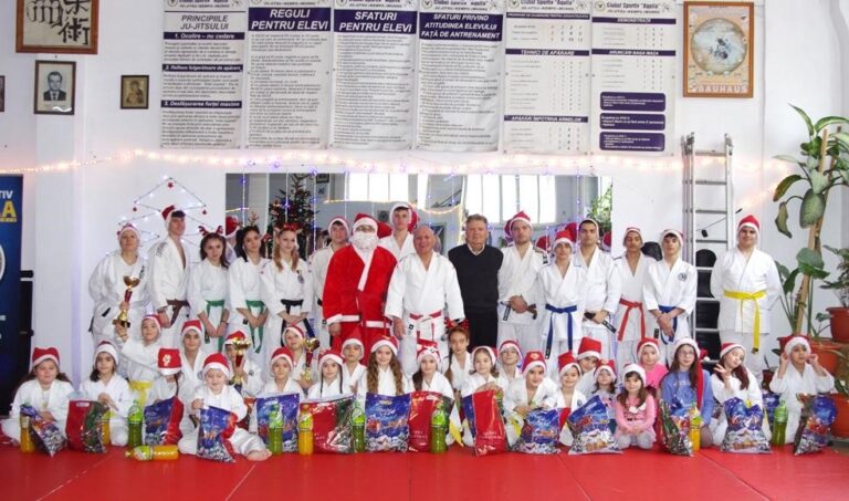 Cadouri din partea lui Moș Crăciun pentru sportivii de la CS Aquila Giurgiu, câștigători a zeci de medalii, trofee și diplome în 2023!