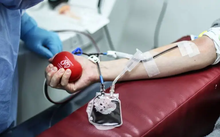 Cei care donează sânge vor câștiga de patru ori mai mult decât până acum!