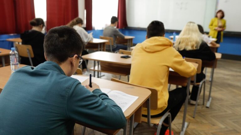 Bacalaureat de toamnă 2024: Absolvenții de liceu din Giurgiu au susținut ieri prima probă scrisă la Limba și Literatura Română
