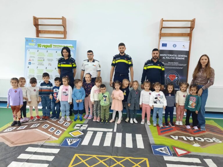 Polițiștii din Giurgiu desfășoară activități educative la Grădinița Albă ca Zăpada pentru prevenirea violenței și educația rutieră