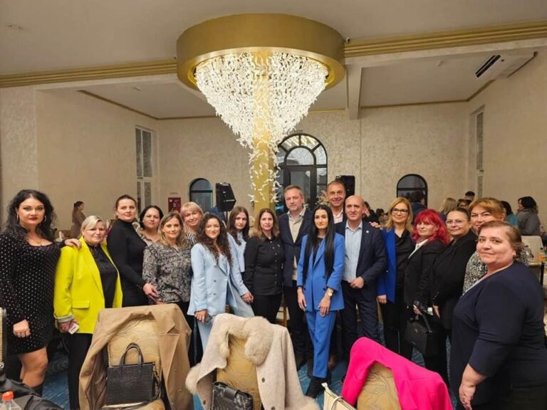 Liderii PNL Giurgiu  au invitat duminică seara, profesorii și directorii la un dialog pe tema îmbunătățirii rezultatelor învățământului giurgiuvean