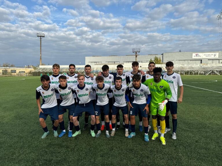 FOTBAL.  Liga  VI-a. Scorul etapei s-a înregistrat pe stadionul „Gogu Gîrlea”, din Portul Municipiului Giurgiu.