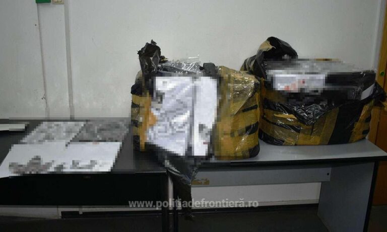 Descoperire importantă a polițiștilor de frontieră la Giurgiu: tricouri contrafăcute descoperite într-un autocar turcesc