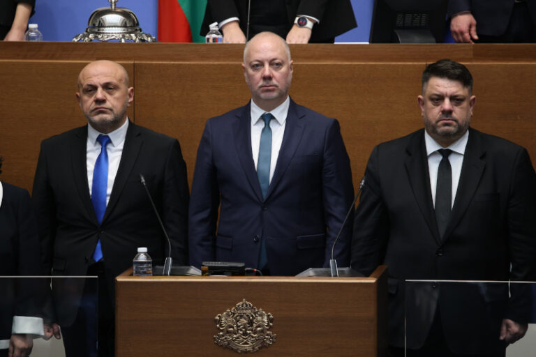 După 3 ani de administrații interimare, Bulgaria și-a desemnat premierul!