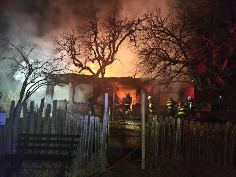 Incendiu devastator într-o casă din Sfântu Gheorghe, comuna Băneasa