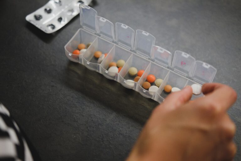 Farmaciile din țară se confruntă cu o criză de medicamente, iar pacienții nu mai au acces la pastilele de bază