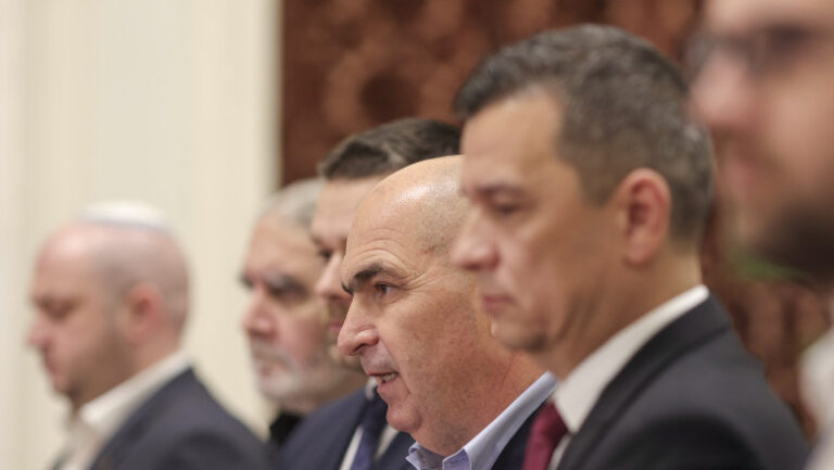 PSD ar vrea șefia unui serviciu secret și fără Bolojan ca premier!