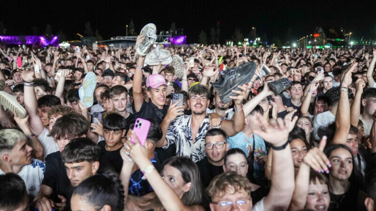 Expertul antidrog, Cătălin Țone, despre Festivalul Beach Please: ”Oameni buni, haideți să oprim mizeria asta să nu ne intre în țară ! “Impactul ăsta cultural uriaș” o să ne bage copiii în mormânt!