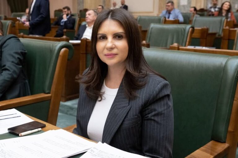 Senator Gabriela HORGA: „Plenul reunit al Parlamentului a respins moțiunea de cenzură, iar Guvernul condus de Ilie Bolojan poate continua reformele începute!”