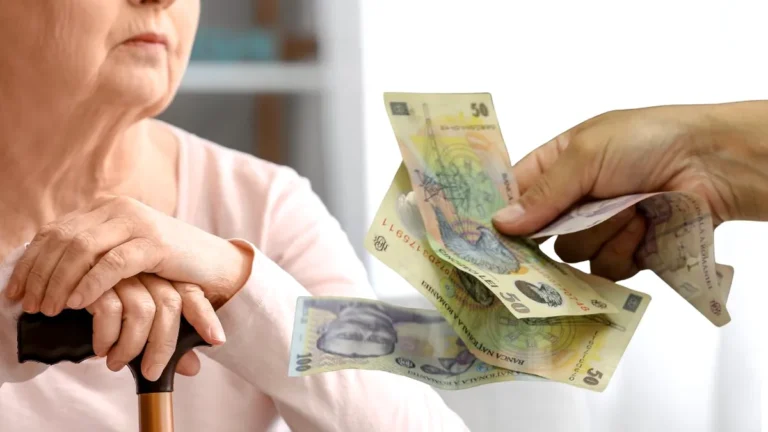 Pensionarii vor primi mai mulţi bani de Paşte şi de Crăciun