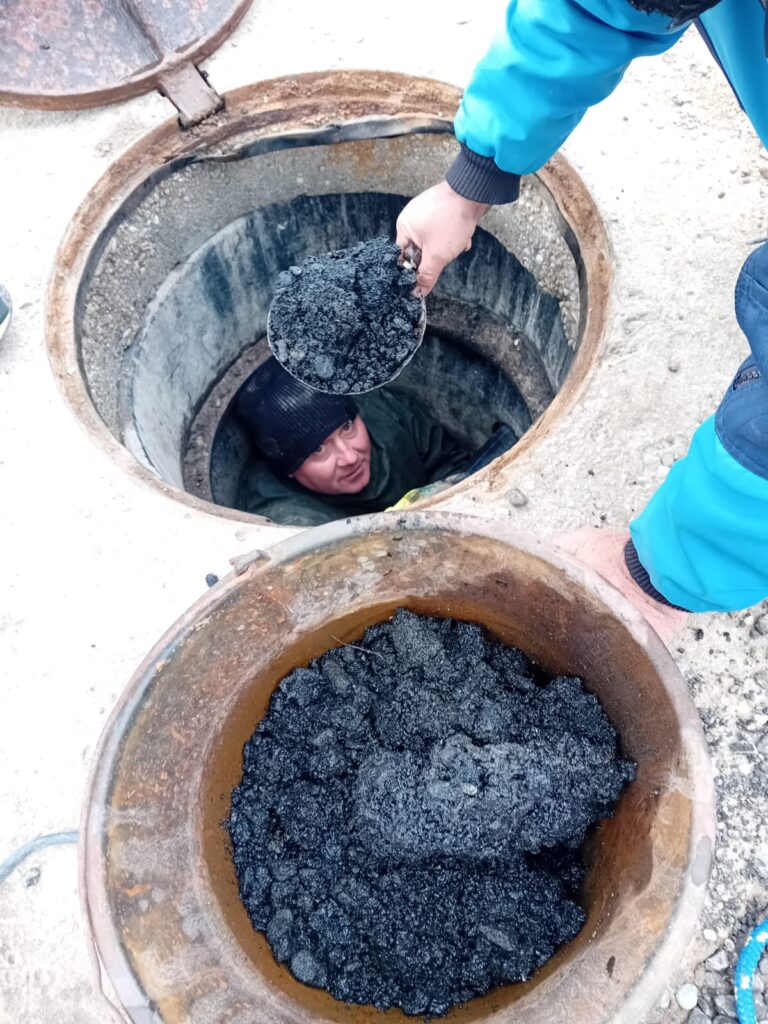 APA Service SA Giurgiu: Asfalt în canalizare, iresponsabilitate care ne costă pe toți!