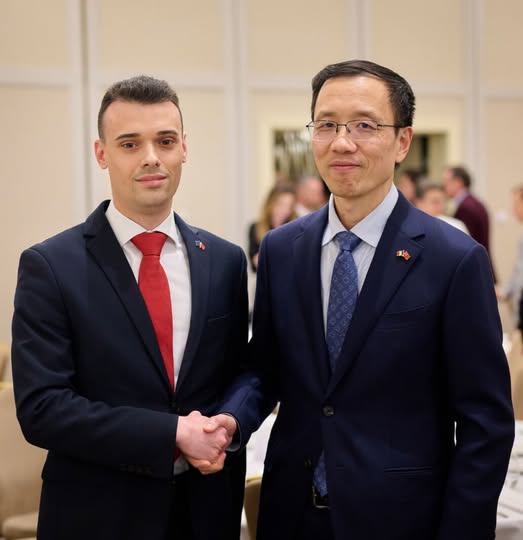 Consilierul Robert Costache, prezent la recepția dedicată Anului Nou Chinezesc, a avut un dialog cu Ambasadorul Republicii Populare Chineze în România, dl. Cheng Feng