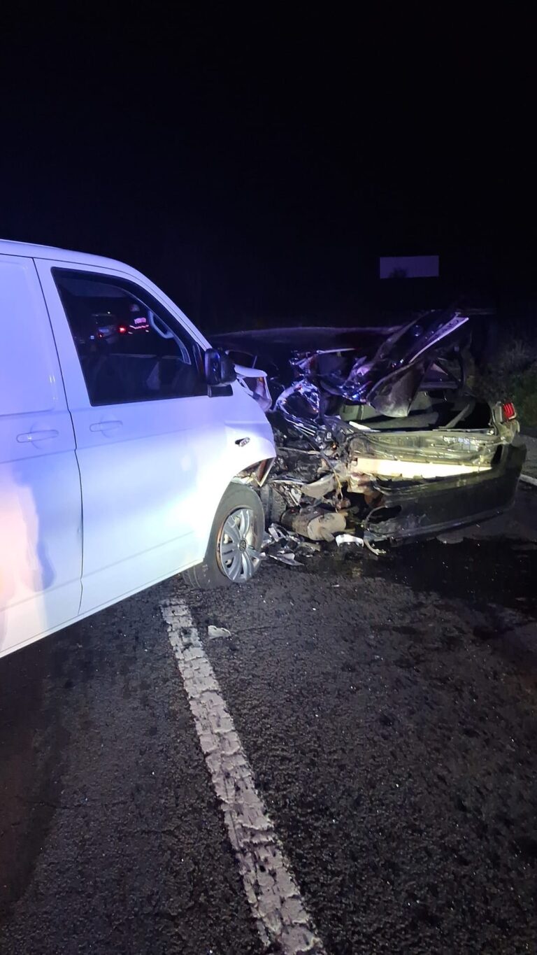 Accident rutier, azi-noapte, la ieșirea din Uzunu, în județul Giurgiu. În eveniment au fost implicate 4 autovehicule