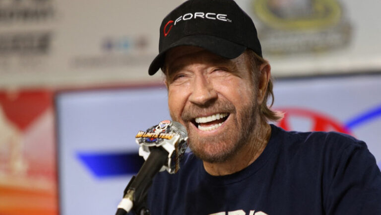 Unul dintre cei mai iubiți actori de tineri, Chuck Norris, a murit la 86 de ani.