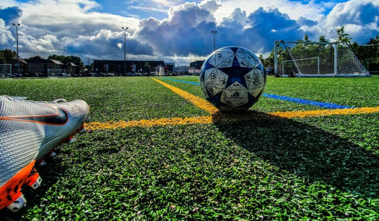 FOTBAL. Play-off  Liga a IV-a, Giurgiu: Surpriza etapei se joacă pe „sinteticul” de la Comana! 