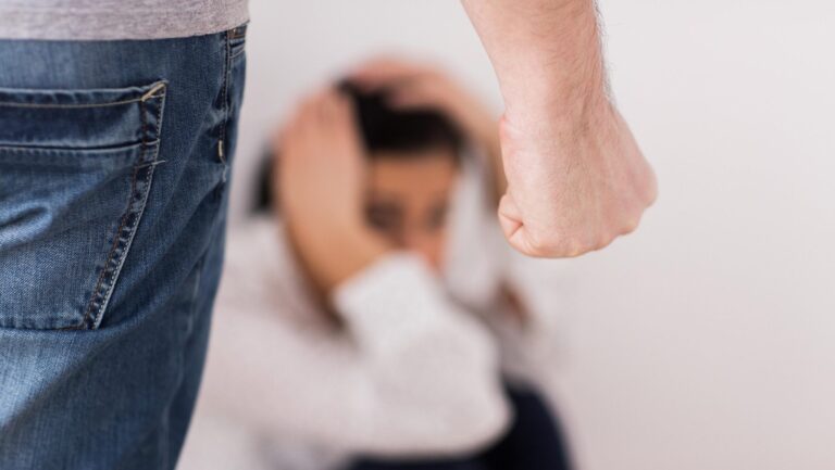Un bărbat din Comana, județul Giurgiu, a încălcat ordinul de protecție  față de concubina sa, fiind reținut pentru 24 de ore.