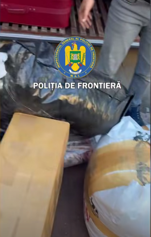 Trei vehicule semnalate ca fiind căutate de autorităţile din Olanda și Belgia, descoperite de polițiștii de frontieră. (Link)