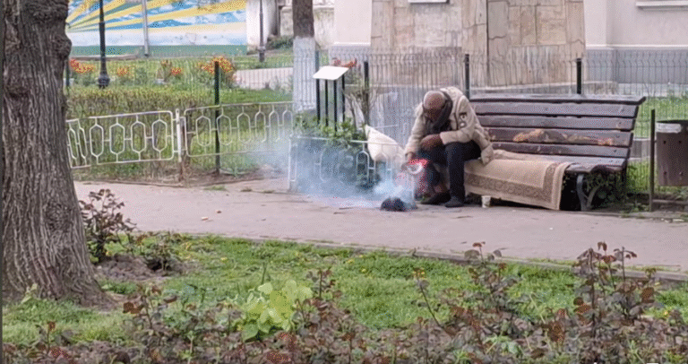 De noaptea minții: Ce se poate face în centrul municipiului Giurgiu, ziua în amiaza mare! ( Vezi LINK)