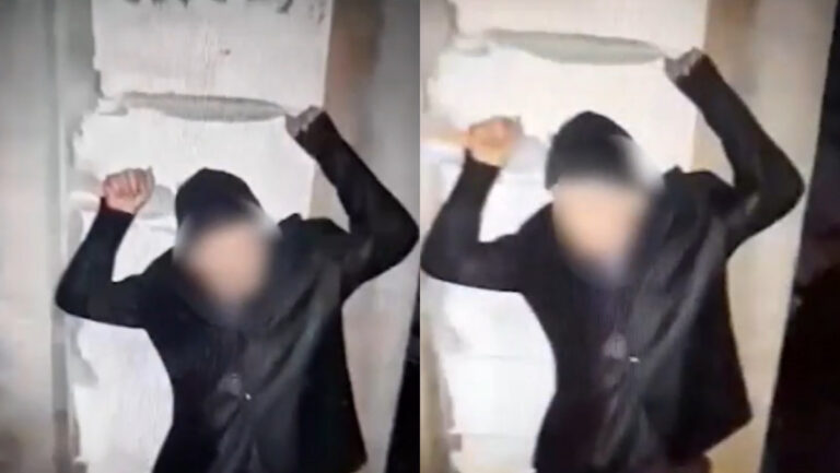 Bătrânul bătut în cuie de șase tineri, la începutul anului, a murit cu două săptămâni în urmă. La înmormântare au participat și câțiva dintre agresorii săi!