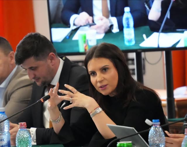 Senator Gabriela Horga: „AUR și PSD au făcut astăzi un nou pas spre o guvernare comună, depunând împreună o moțiune de cenzură, un text la care au lucrat împreună, cot la cot.”