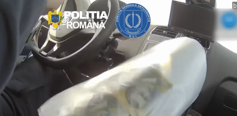 Vezi cum arată un flagrant la o dare de mită din partea unui conducător auto: INCREDIBIL! (LINK)