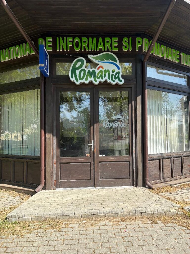 Cel mai scump „obiect de decor” din municipiul Giurgiu: Povestea „Centrului Turistic” fără turiști.