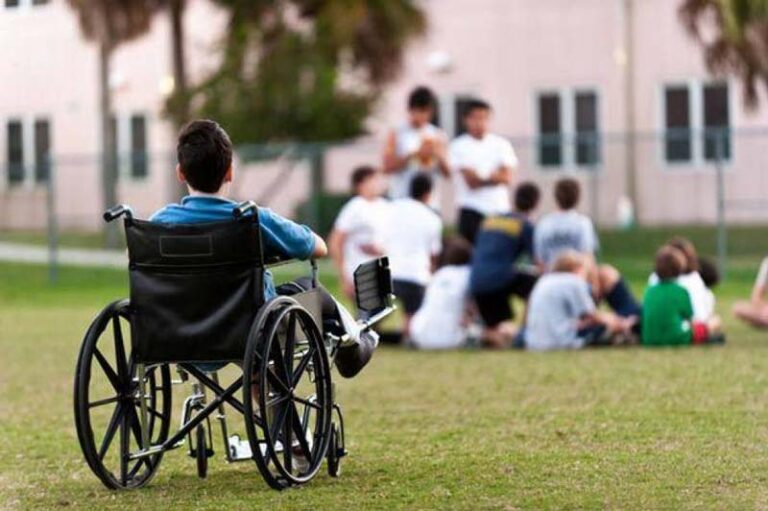 Cardul de mobilitate 2026: până la 1.500 de lei pentru persoanele cu handicap. Cum se obțin banii și cum se folosesc