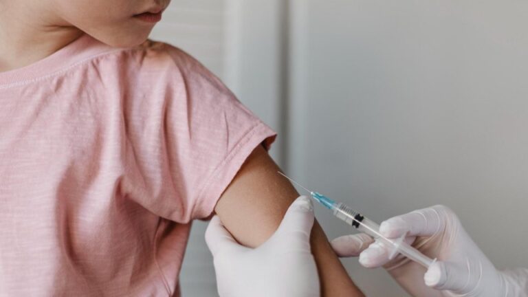Giurgiu, un  județ fruntaș la vaccinare, dar cu sate unde copiii rămân complet neprotejați