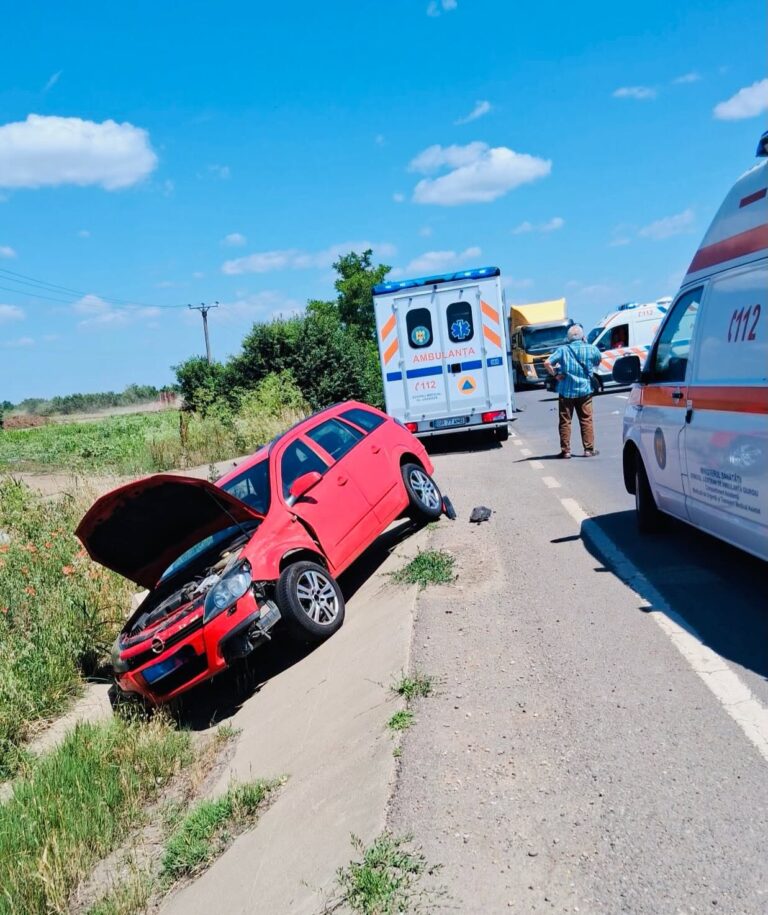 Două accidente rutiere produse aproape simultan pe DN5, în zona Plopșoru. Două persoane au ajuns la spital
