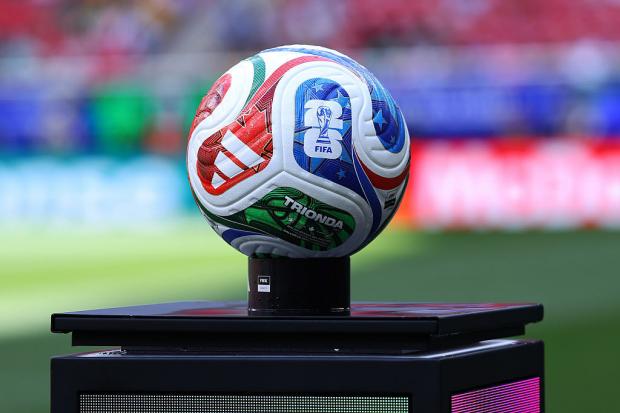 PREMIERĂ. La Cupa mondială din America, mingea de fotbal va avea încorporată în ea,  un cip cu inteligență artificială!