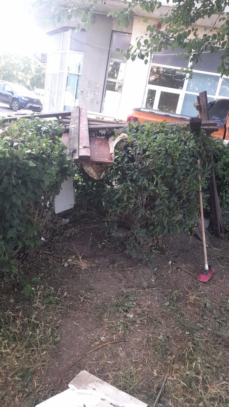 Nu vandalii ne distrug orașul. Indiferența noastră o face. Cât timp vom mai privi în tăcere cum Giurgiu este umilit , călcat în picioare?