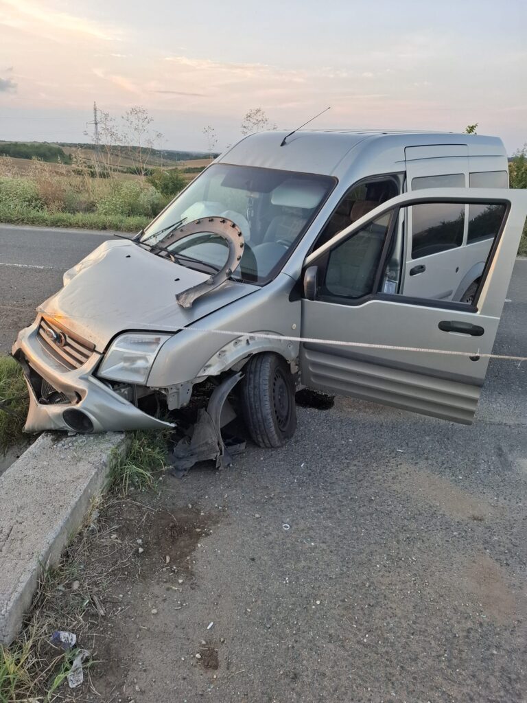 Accident rutier, ieri după amiază, pe DJ 603, între Uzunu și Mihai Bravu