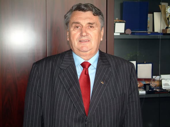 Familia și câțiva dintre apropiați îl vor omagia sâmbătă pe fostul primar al Municipiului, Lucian Iliescu. Vineri, 24 iulie, ar fi împlinit 80 de ani!