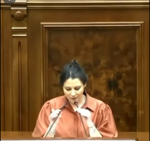 Senator Gabriela HORGA: „Românii trebuie să aibă acces la instrumente moderne de economisire pe termen lung… Este un pas important spre o Românie cu mai mulți investitori, mai multă responsabilitate financiară și pensii mai sigure!”