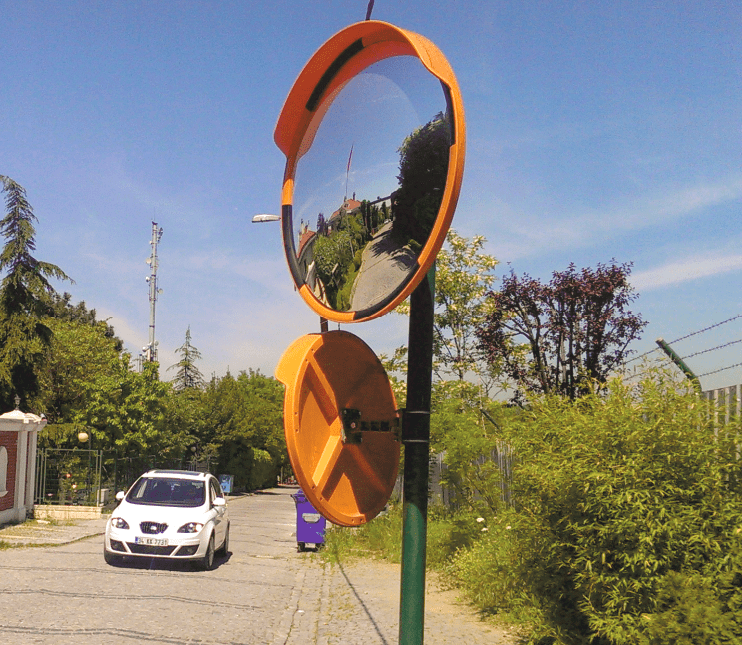 Punctele moarte din Giurgiu care ar putea deveni capcane pentru șoferi. Soluția costă puțin, dar poate salva vieți